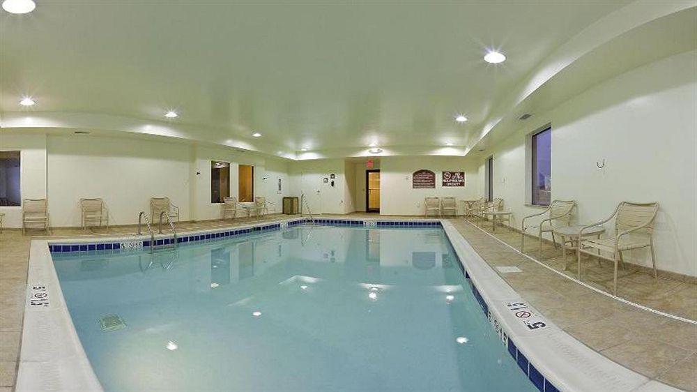 Holiday Inn Express Vincennes Extérieur photo