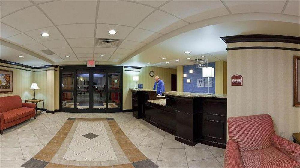 Holiday Inn Express Vincennes Extérieur photo