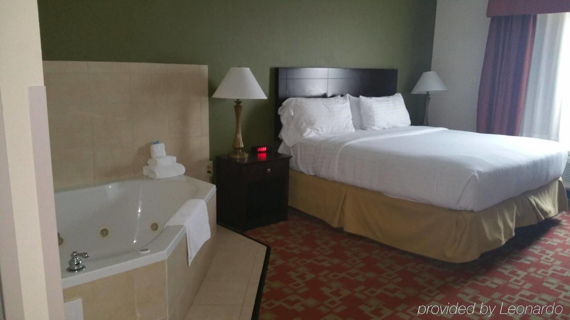 Holiday Inn Express Vincennes Extérieur photo